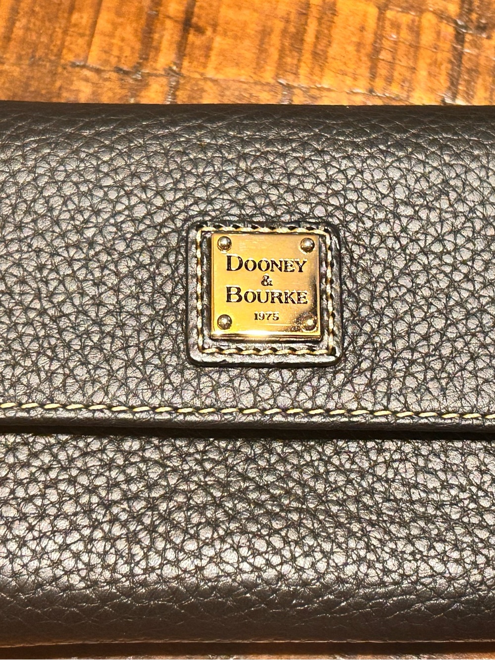 Dooney & Burke Pebble leather large kiss lock wallet/coin purse